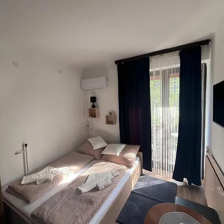 Zomi Vendeghaz 3* Siófok