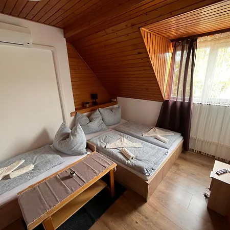 Zomi Vendeghaz Gasthuis 3*