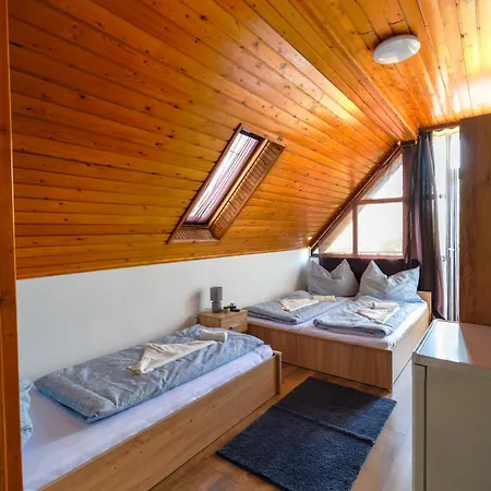 Zomi Vendeghaz 3* Siófok