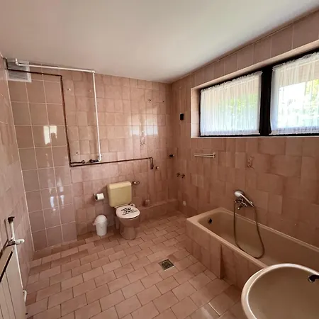 Zomi Vendeghaz Konukevi