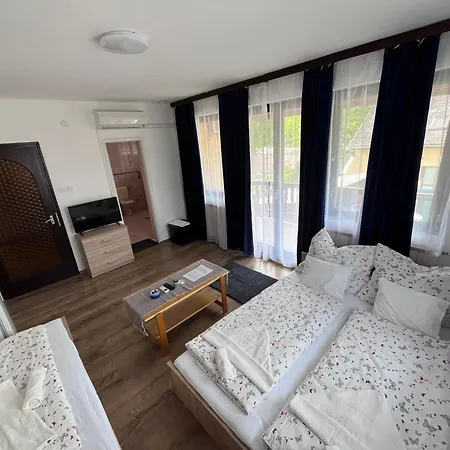 בית הארחה Zomi Vendeghaz