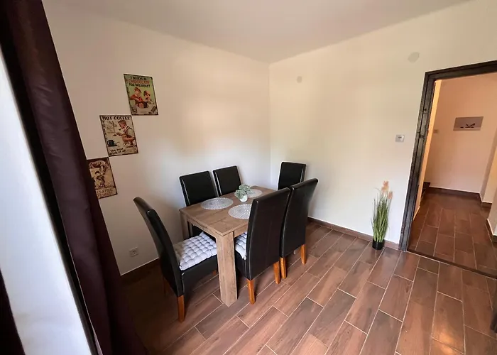 Guest house Zomi Vendeghaz 3*