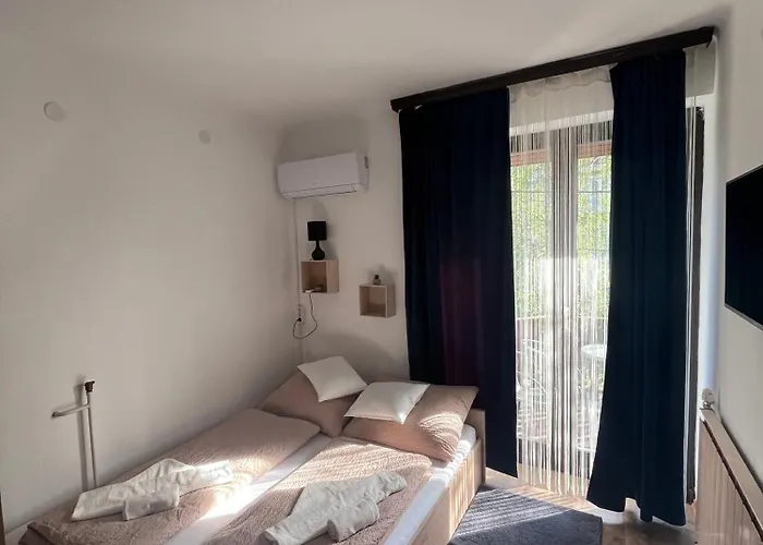 Zomi Vendeghaz 3* Siófok