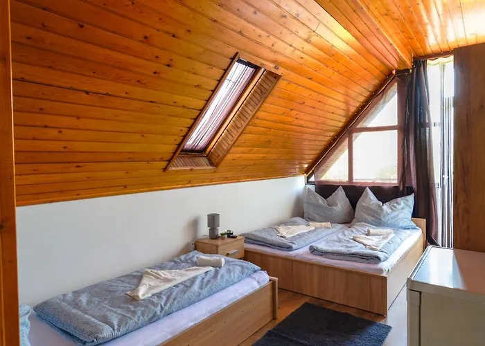 Zomi Vendeghaz 3* Шиофок